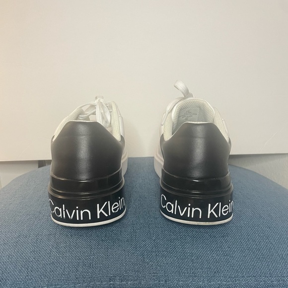 CALVIN KLEIN Blakee Colorblock Sneakers in Women size 10 - Picture 2 of 13